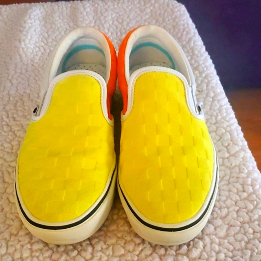 Vans Penn slip on tennis shoes. Size 7 men's, size 8.5 women's. New with box.